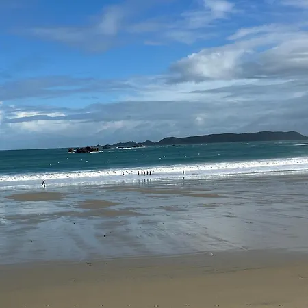 Dans Les Bras De Neptune - Plage De Trestraou - Piscine - Linge Compris - 4 A 5 Personnes Perros-Guirec
